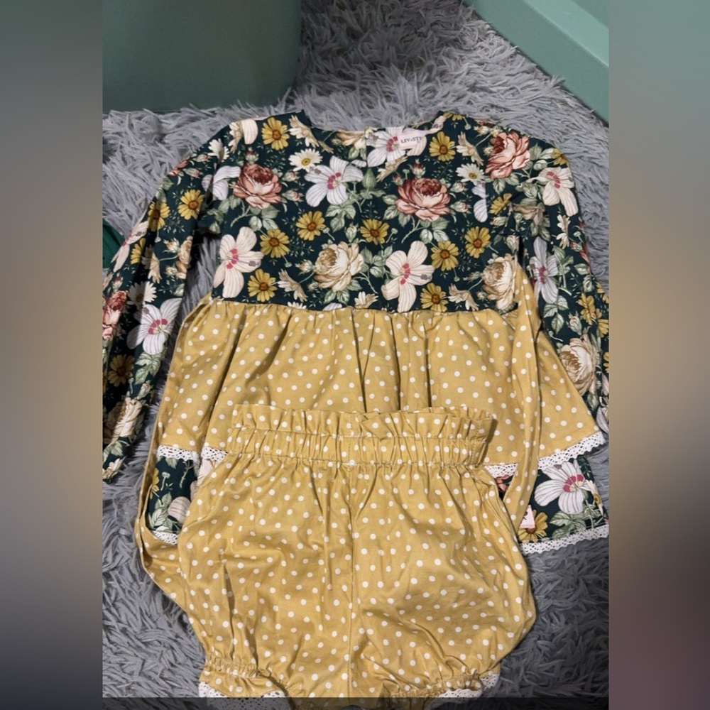 Liv and Stella set